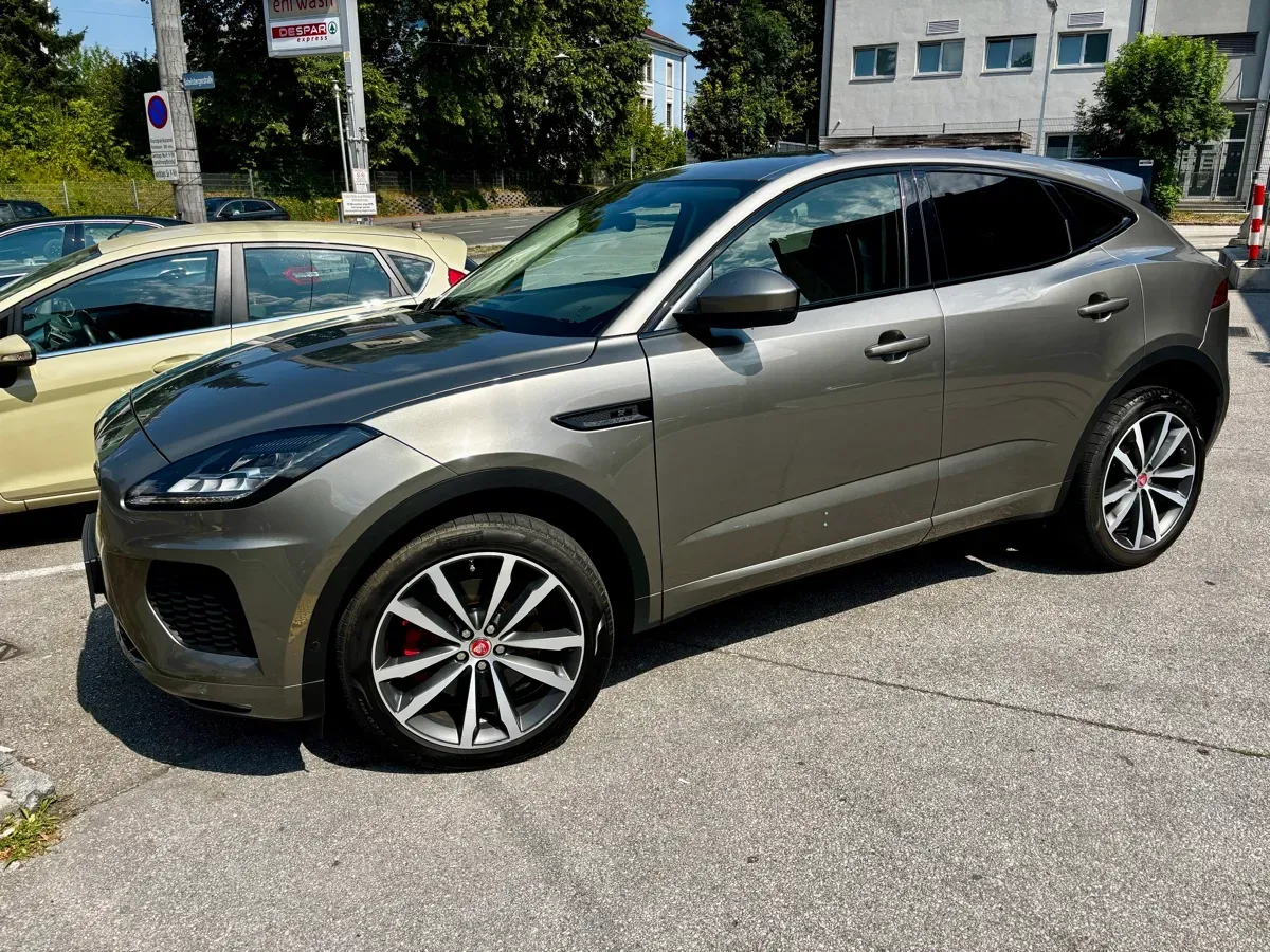 Jaguar E-Pace 2018 photo 2