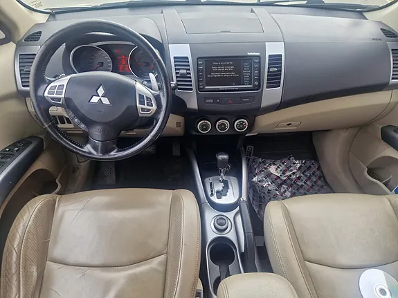 Mitsubishi Outlander 2008 photo 2