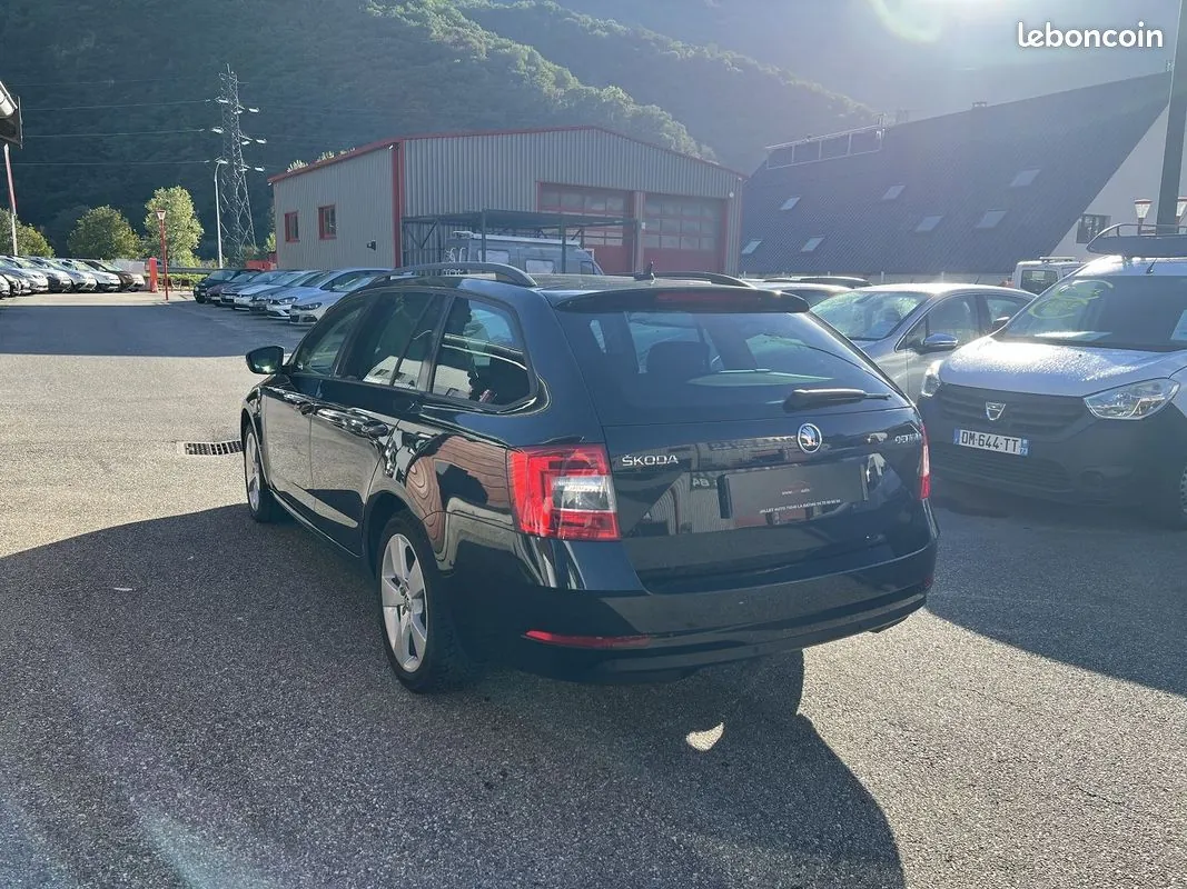 Skoda Octavia 2019 photo 2