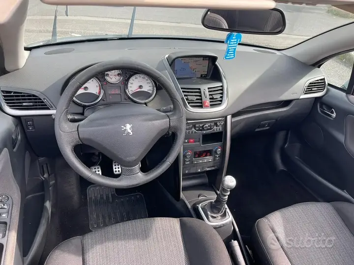 Peugeot 207 2011 photo 5