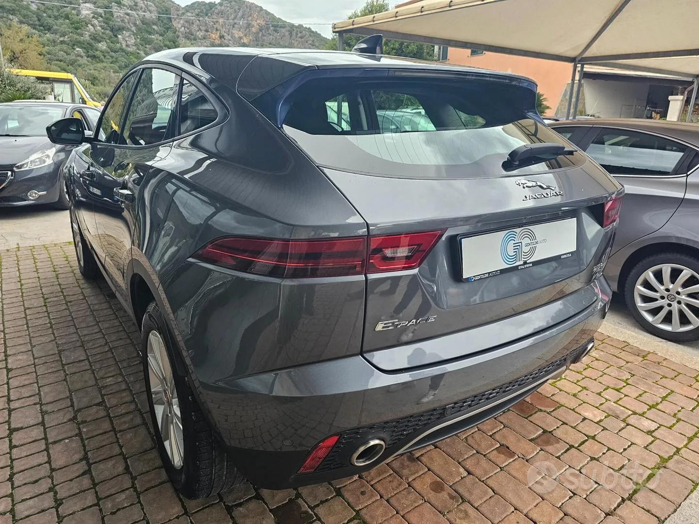Jaguar E-Pace 2020 photo 4