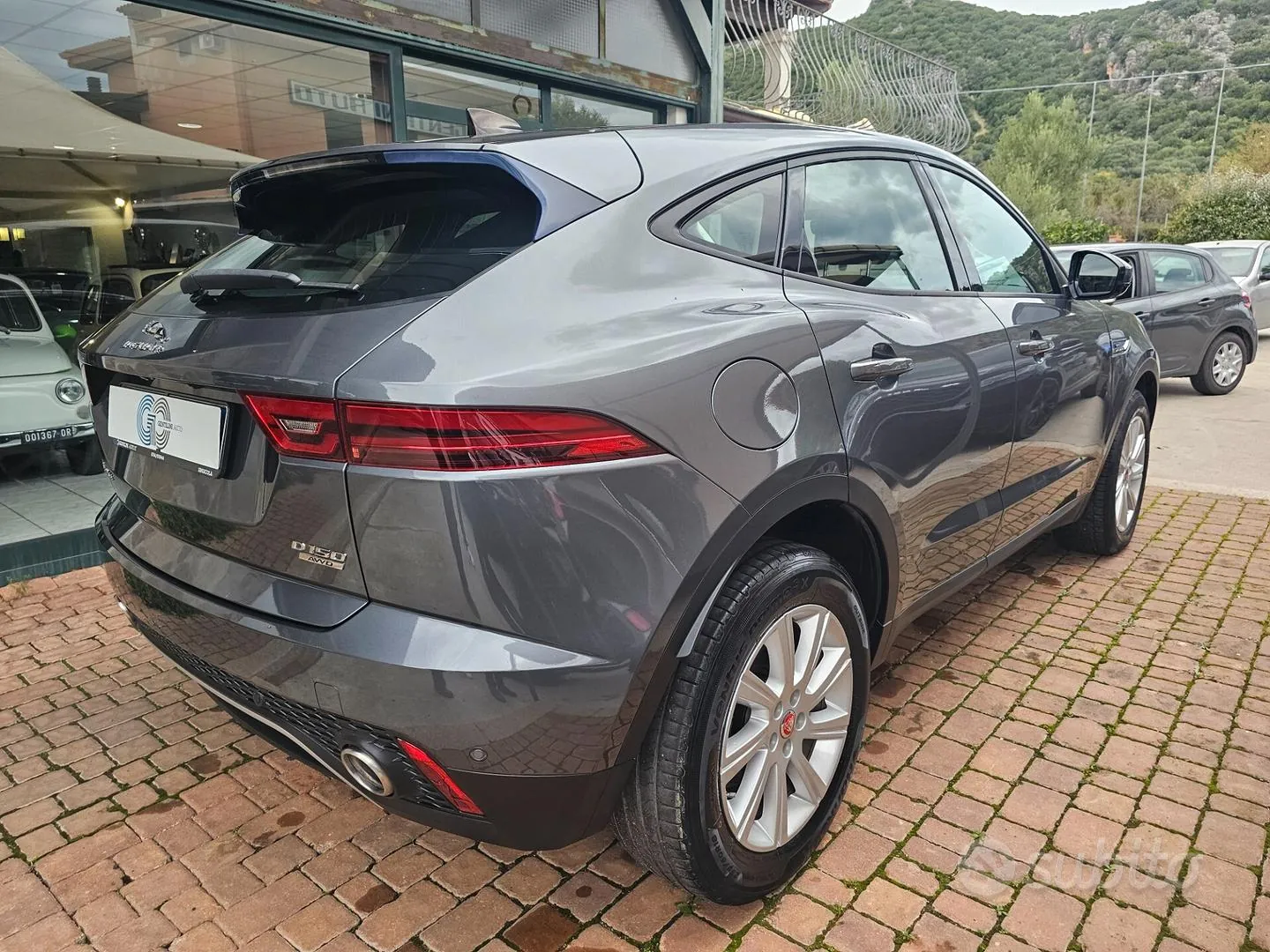 Jaguar E-Pace 2020 photo 2
