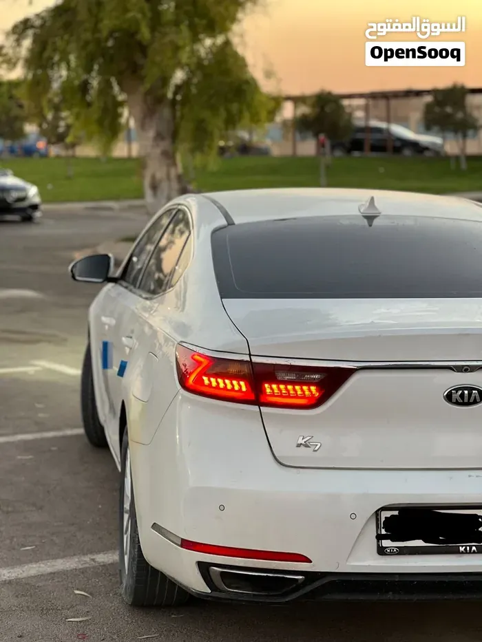Kia Cadenza 2018 photo 3