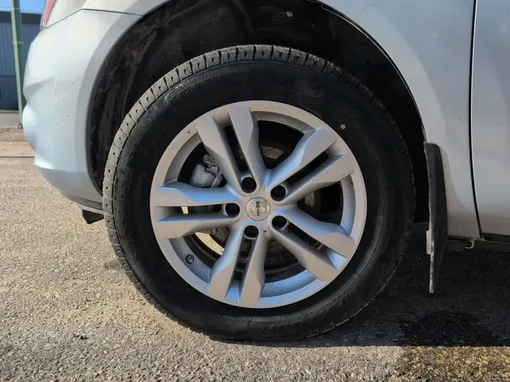 Nissan Rogue 2012 photo 2