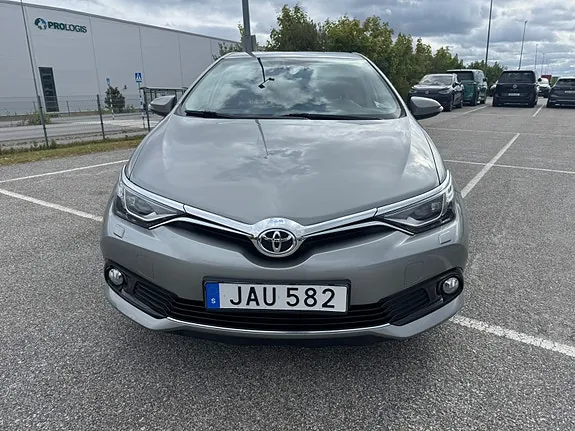 Toyota Auris 2015 photo 2