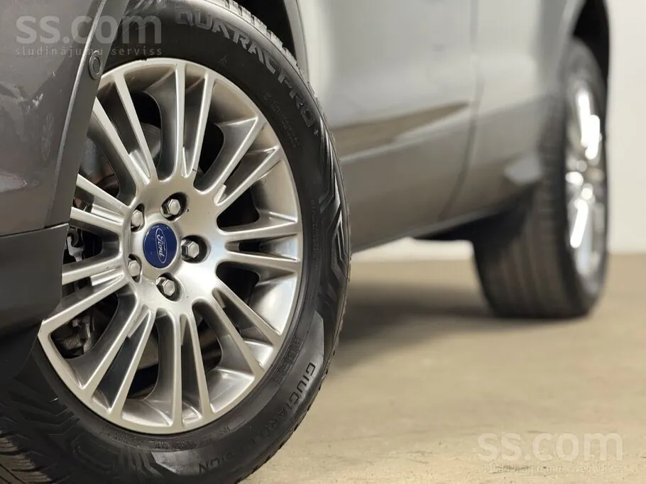 Ford Kuga 2013 photo 2