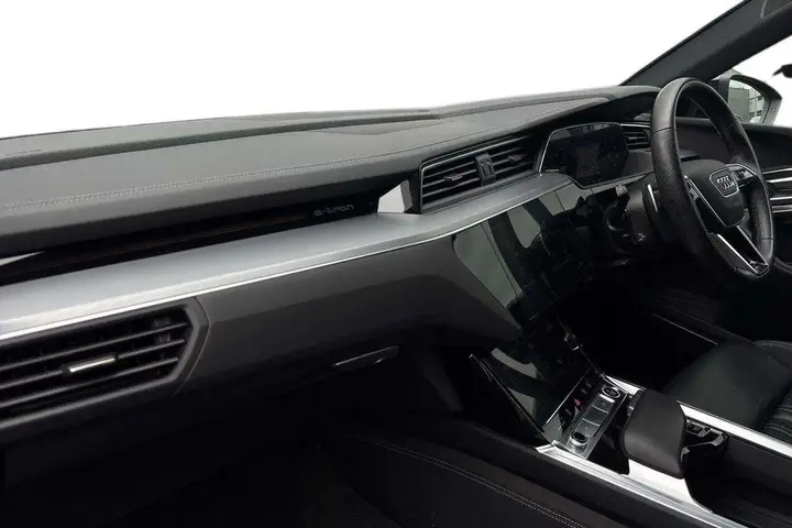 Audi E-Tron 2022 photo 2