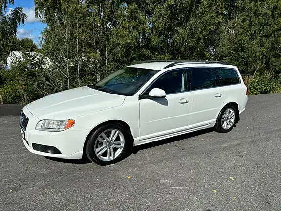 Volvo V70 2013 photo 2