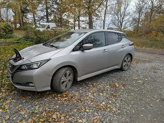 Nissan Leaf 2019 photo 2