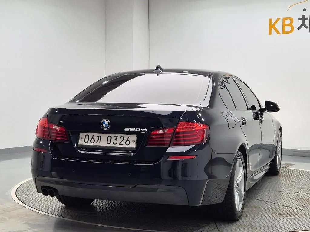 BMW 5 Series 2016 photo 3
