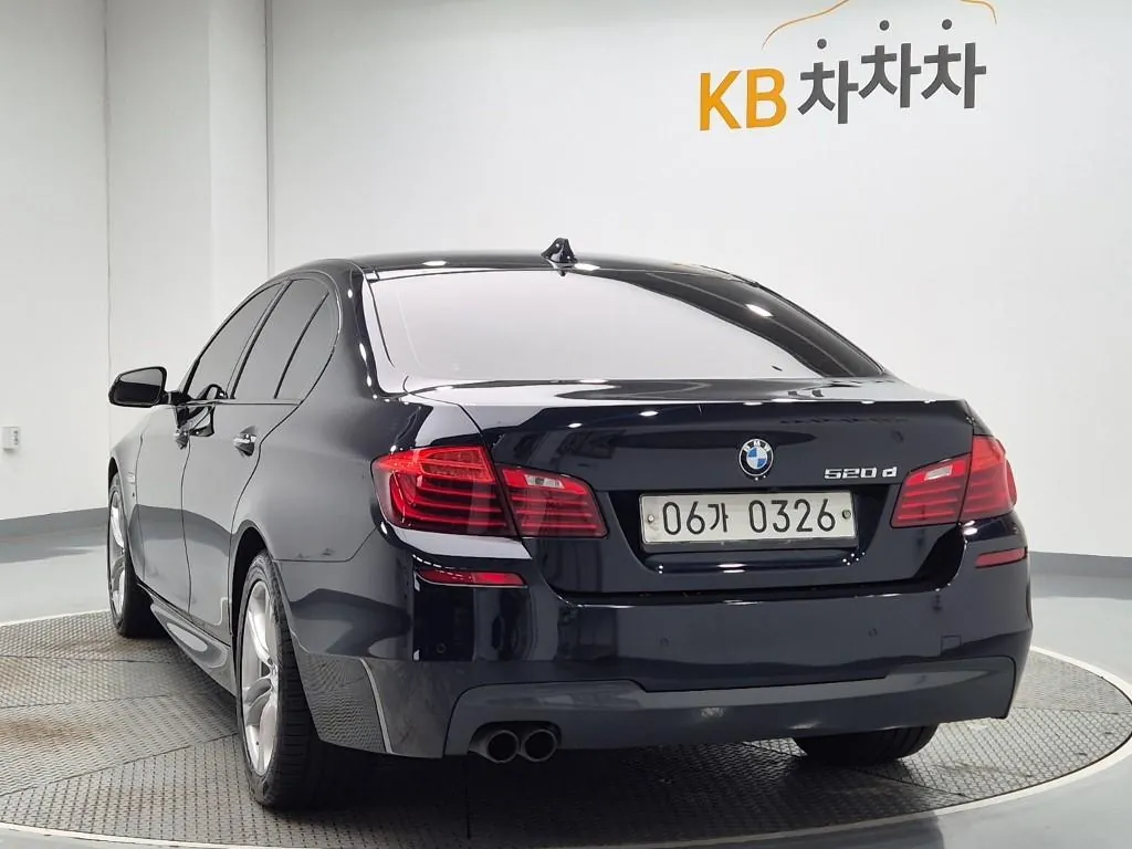BMW 5 Series 2016 photo 2