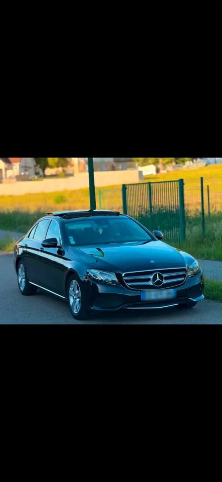 Mercedes-Benz E220D