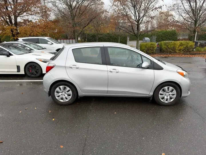 Toyota Yaris 2014 photo 3