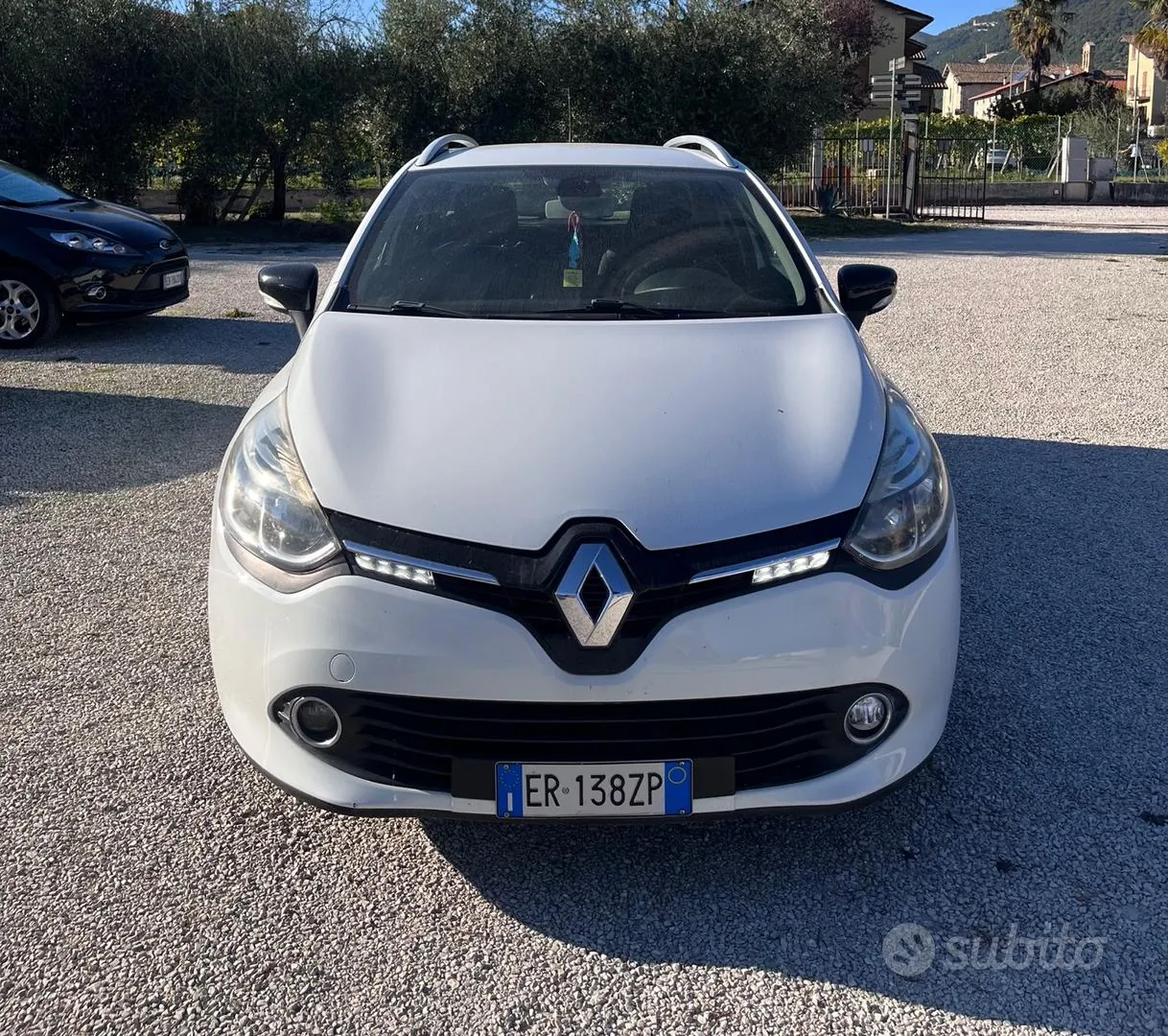 Renault Clio 2014 photo 2