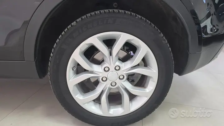 Land Rover Discovery Sport 2016 photo 4