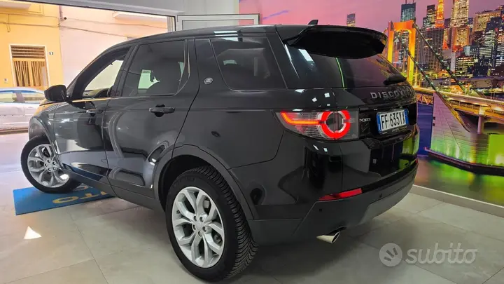 Land Rover Discovery Sport 2016 photo 2