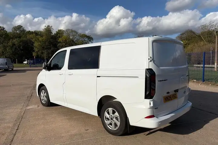 Ford Transit Custom 2026 photo 2