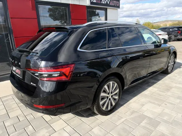 Skoda Superb Combi 2022 photo 4