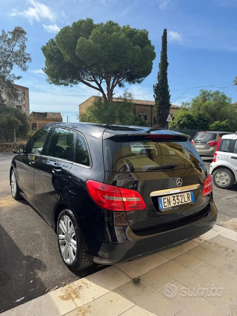 Mercedes-Benz B 180 2012 photo 5
