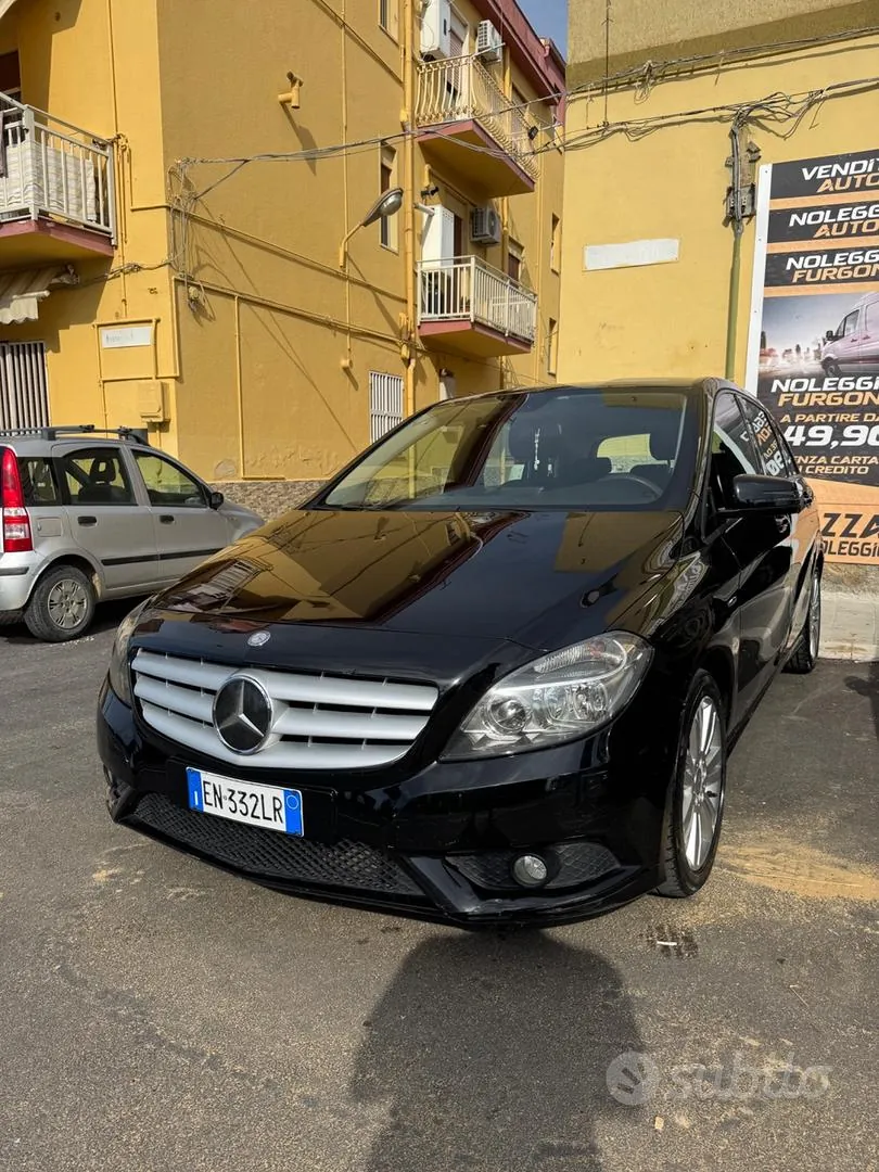 Mercedes-Benz B 180