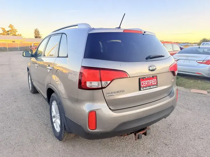 Kia Sorento 2015 photo 4
