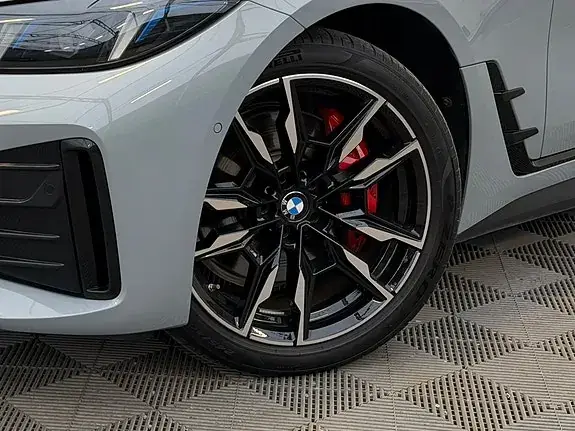 BMW I4 2025 photo 4