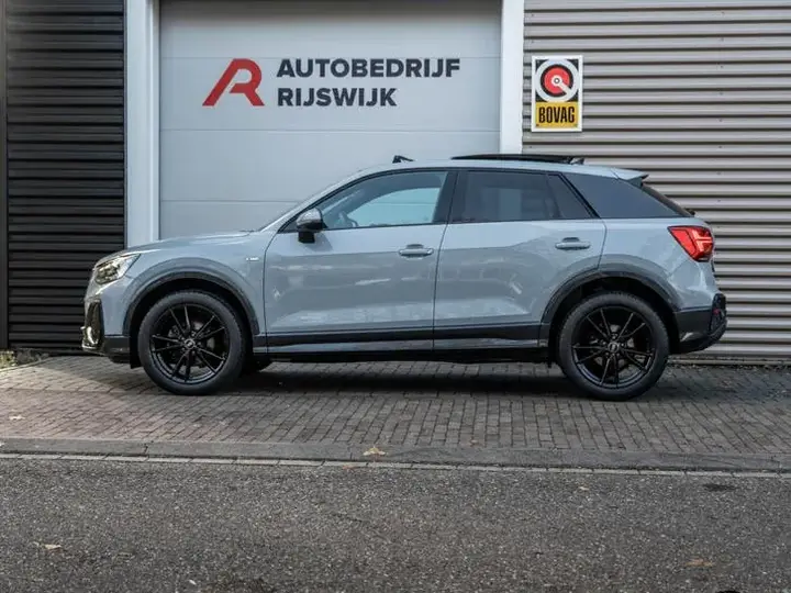 Audi Q2 2023 photo 2