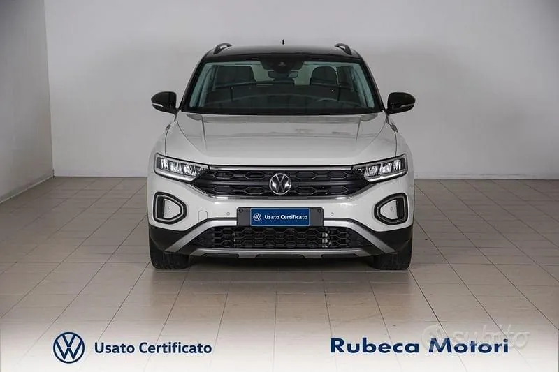 Volkswagen T-Roc 2023 photo 2