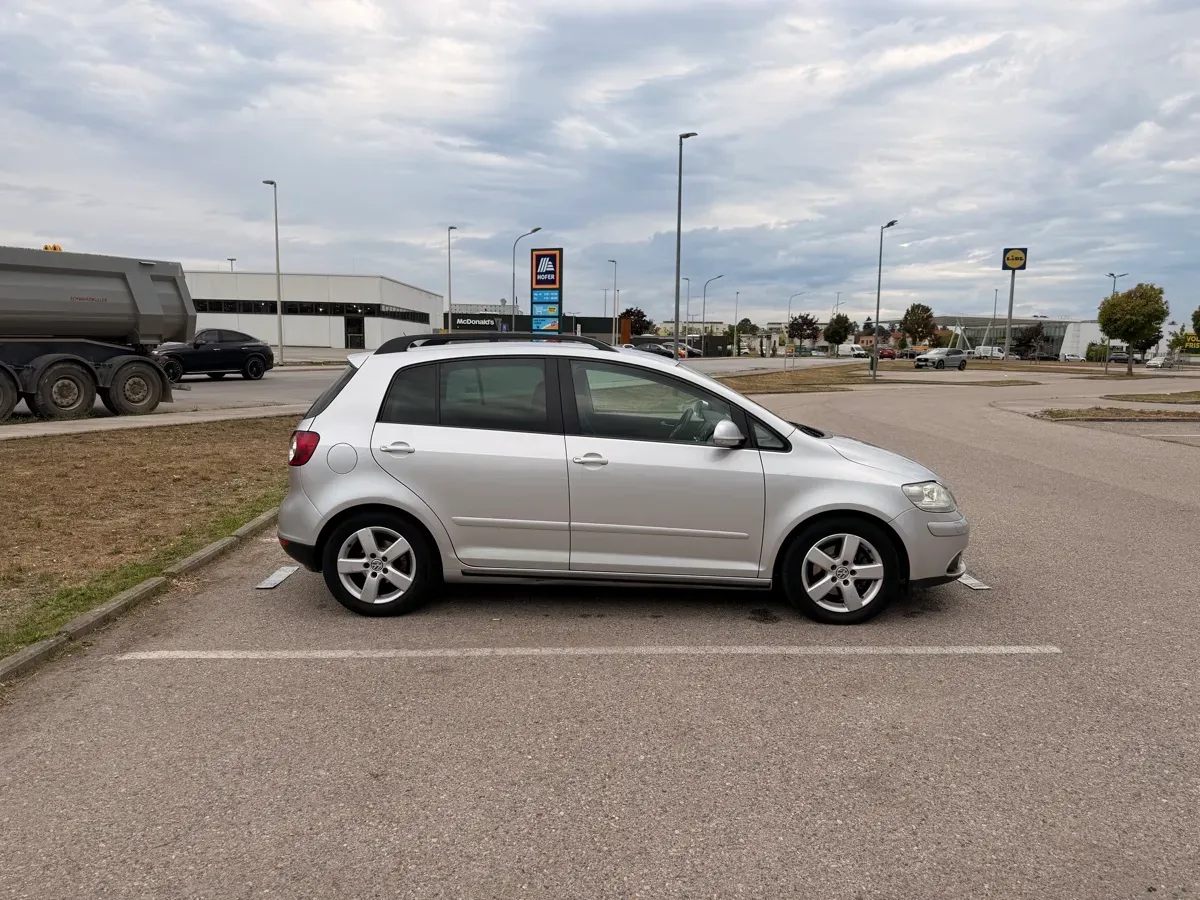 Volkswagen Golf 2007 photo 2