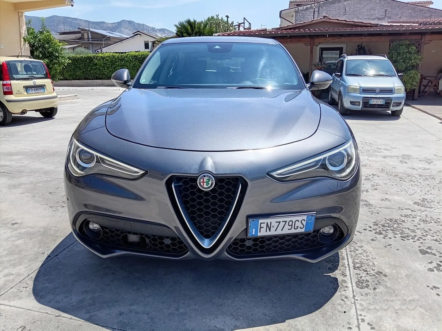 Alfa Romeo Stelvio 2018 photo 2