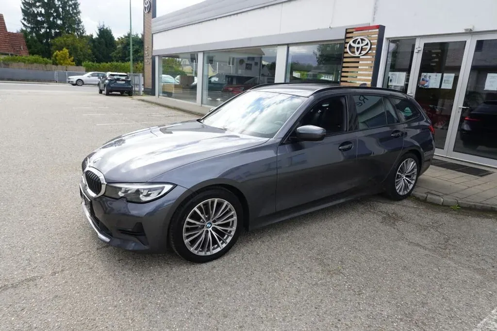 BMW 3 Series 2021 photo 2