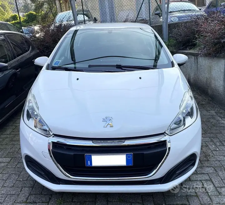 Peugeot 208 2016 photo 2