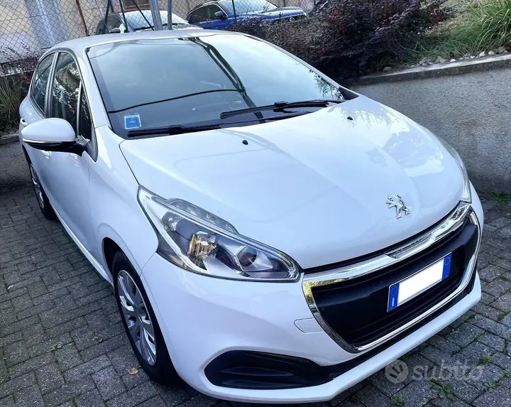 Peugeot 208 2016 photo 3