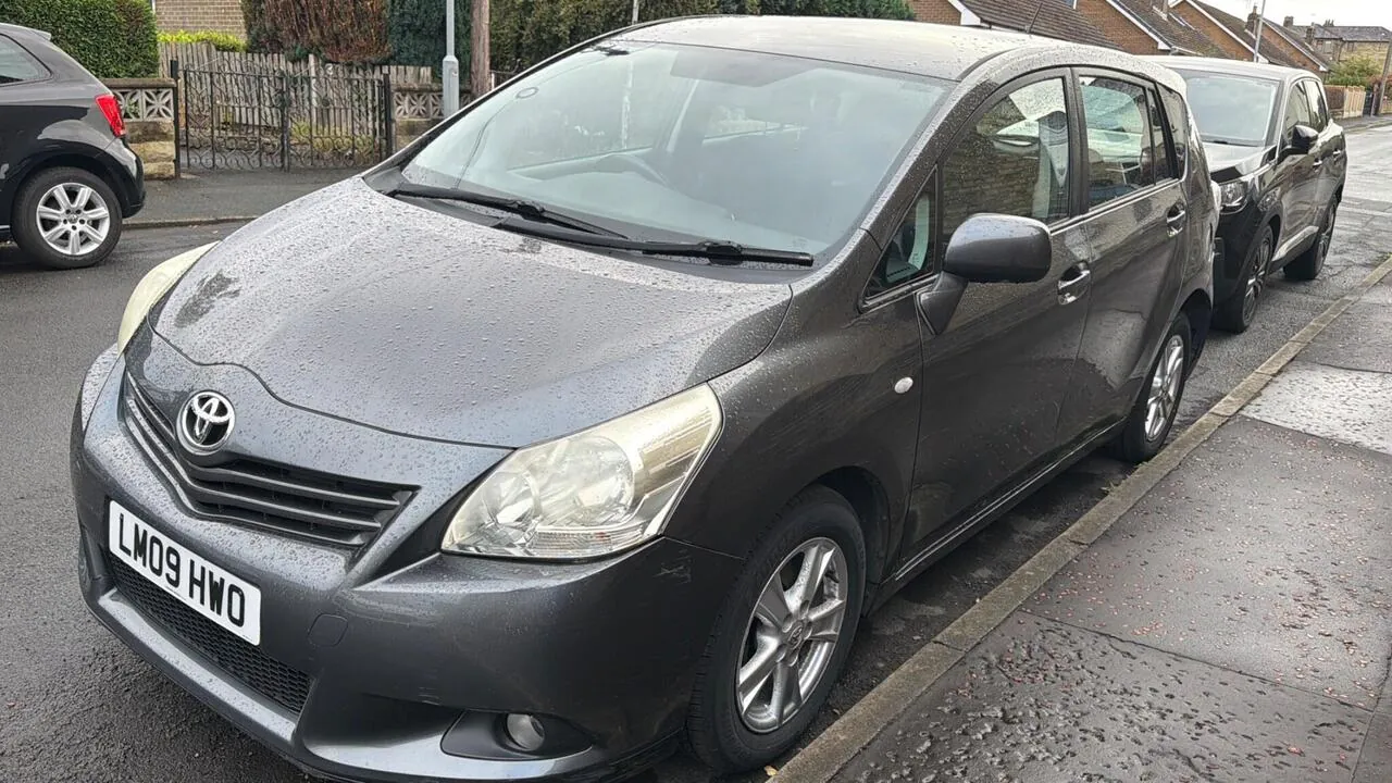 Toyota Verso 2009 photo 2
