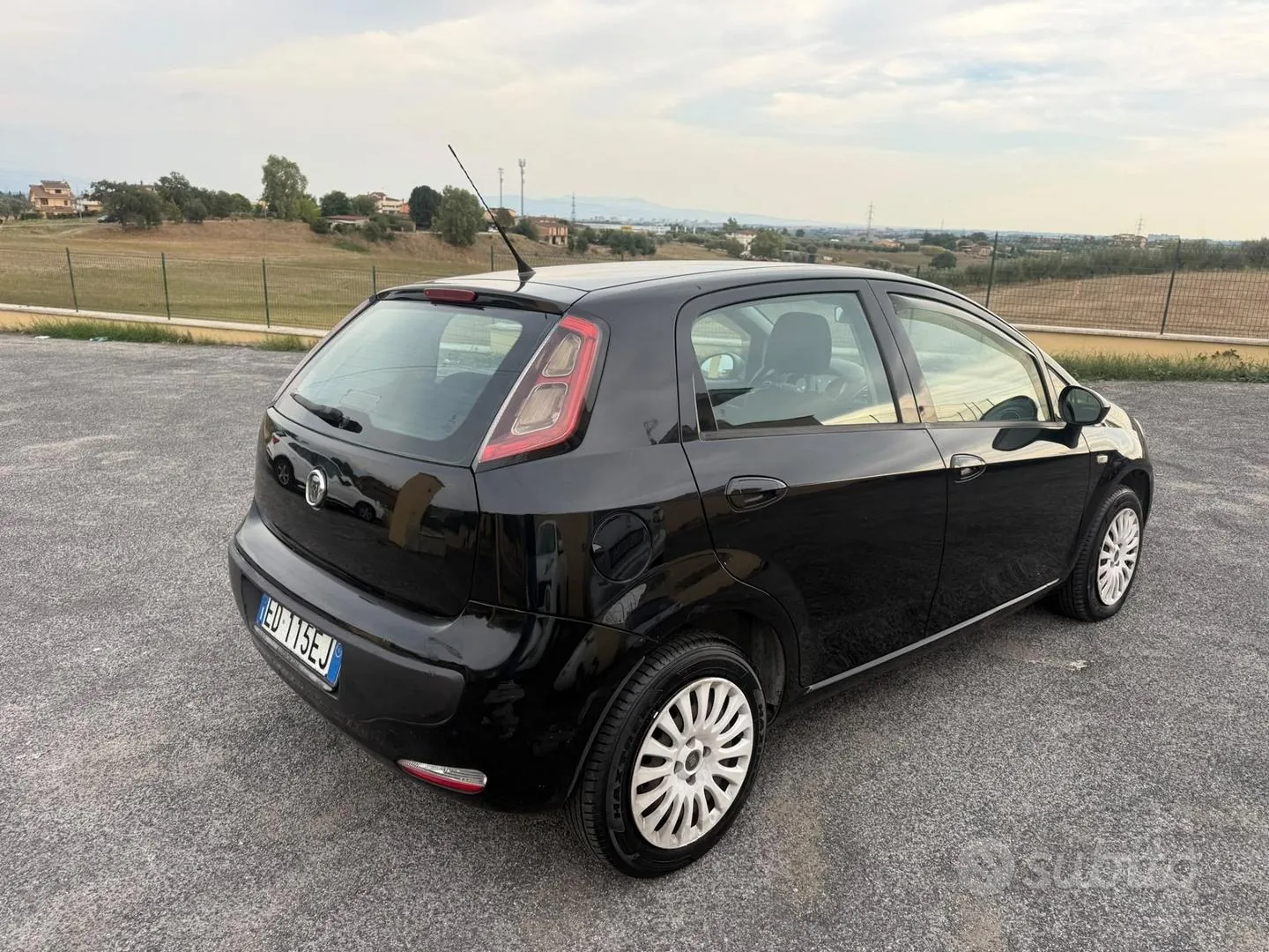 Fiat Punto Evo 2011 photo 3