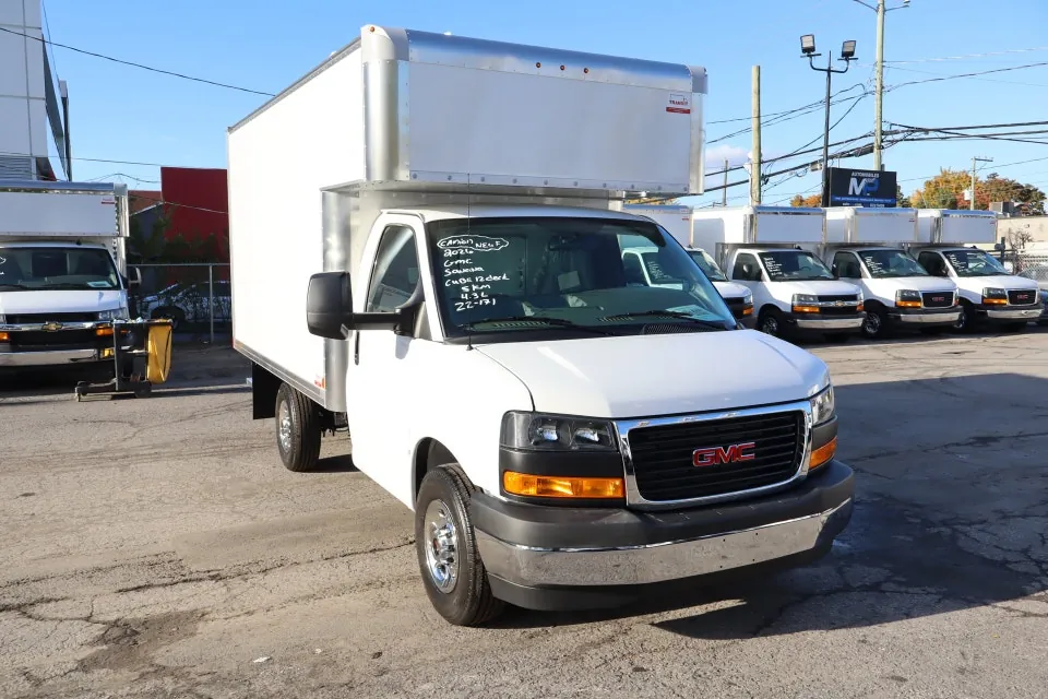 GMC Savana 2026 photo 3