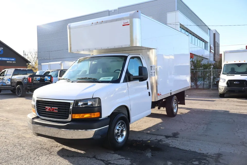 GMC Savana 2026 photo 4