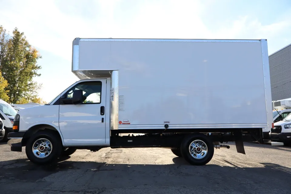 GMC Savana 2026 photo 5