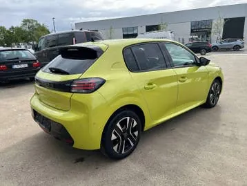 Peugeot 208 2023 photo 3