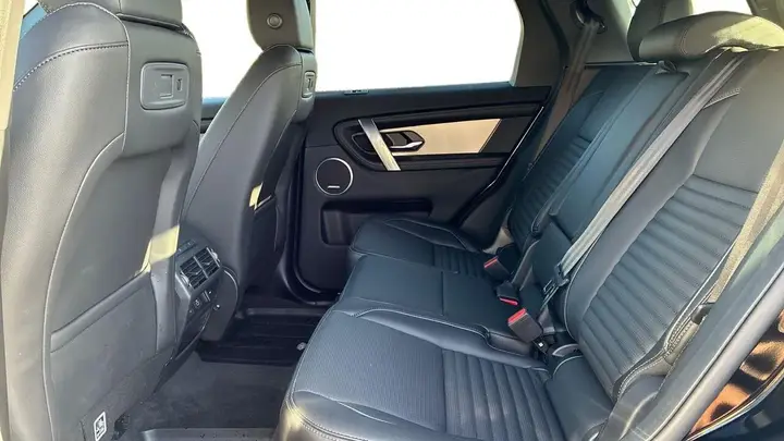 Land Rover Discovery Sport 2026 photo 4