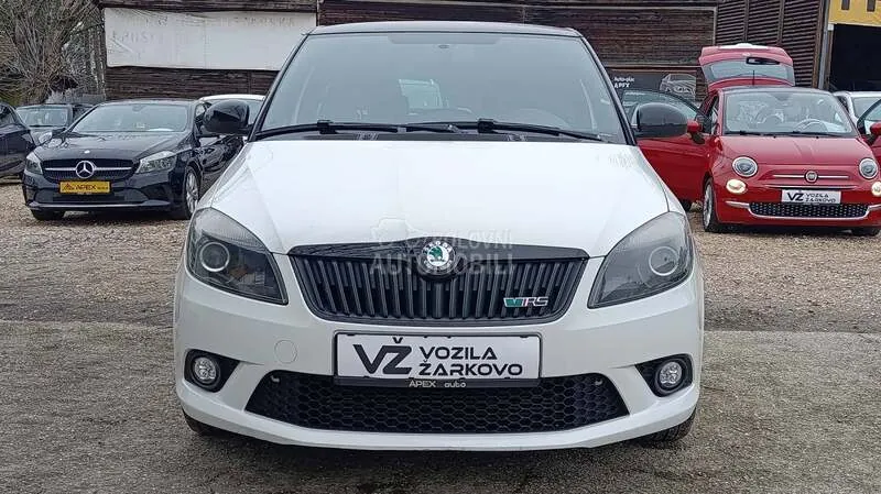 Skoda Fabia 2012 photo 4