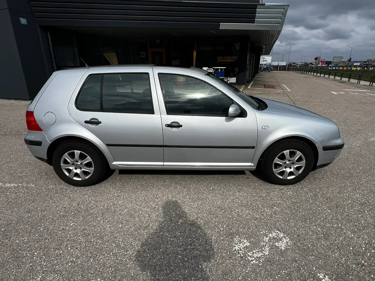 Volkswagen Golf 2000 photo 2