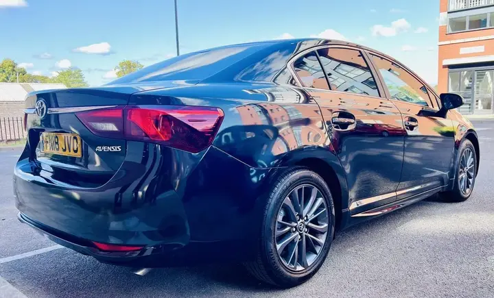 Toyota Avensis 2018 photo 4