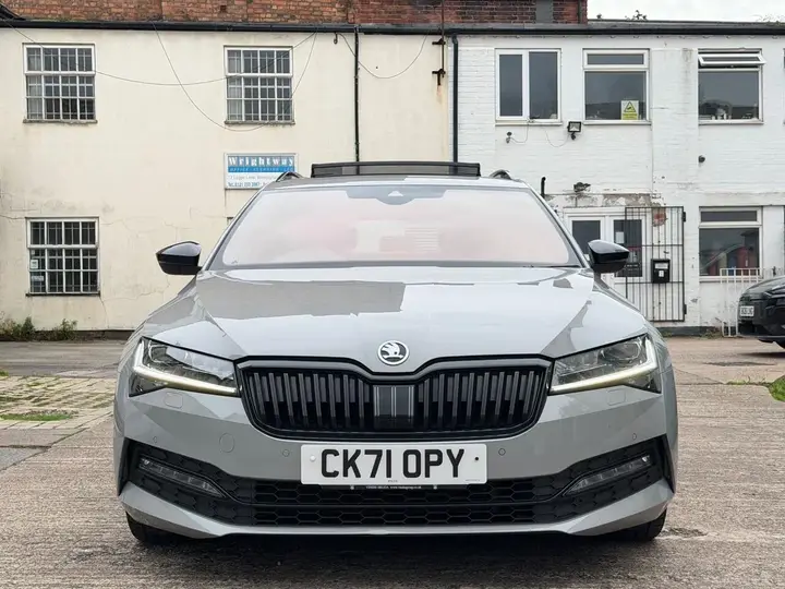 Skoda Superb 2021 photo 3