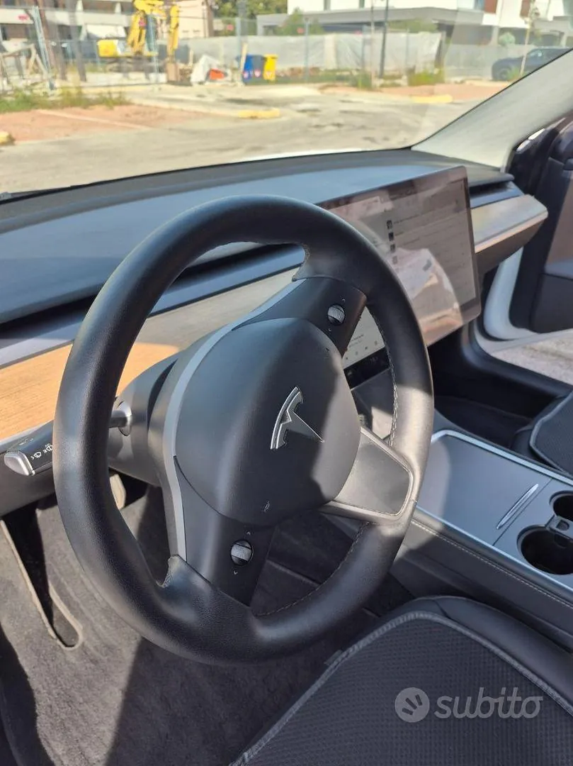 Tesla Model 3 2022 photo 4