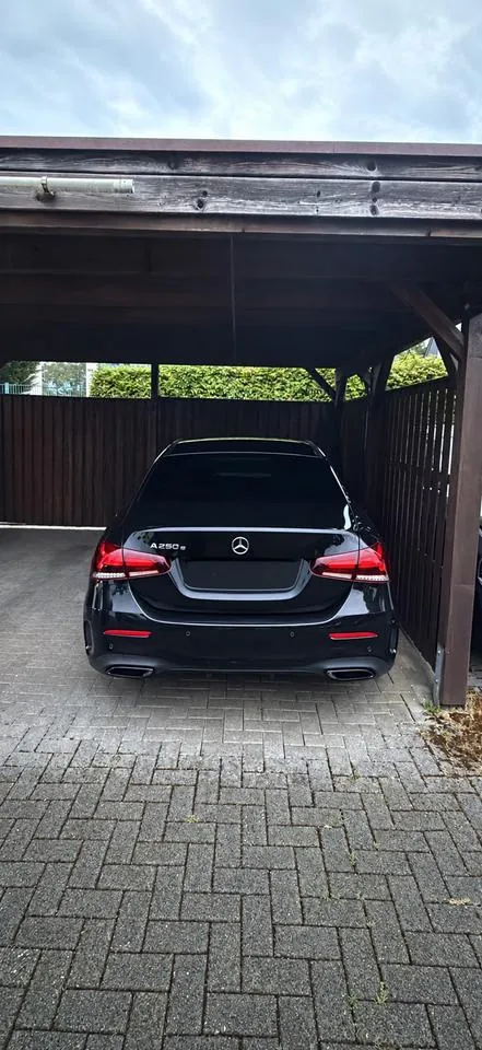 Mercedes-Benz A250E