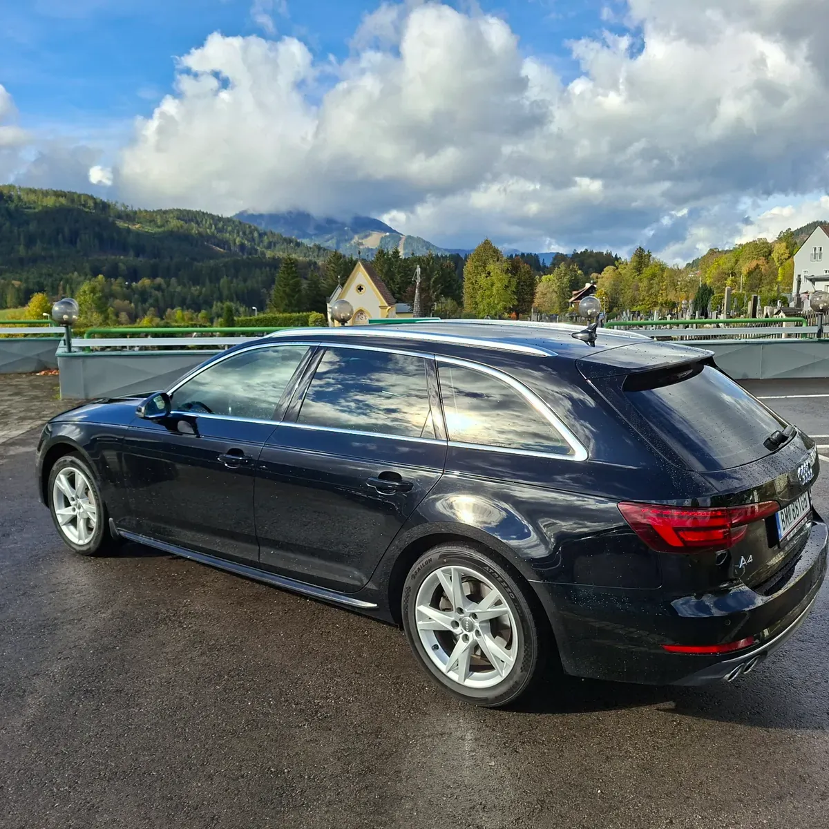 Audi A4 2018 photo 2