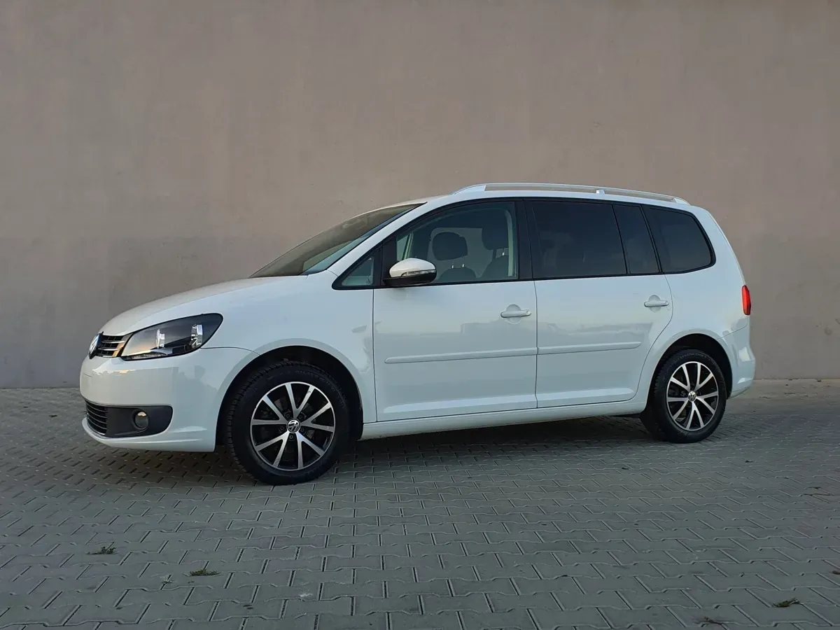 Volkswagen Touran 2014 photo 2