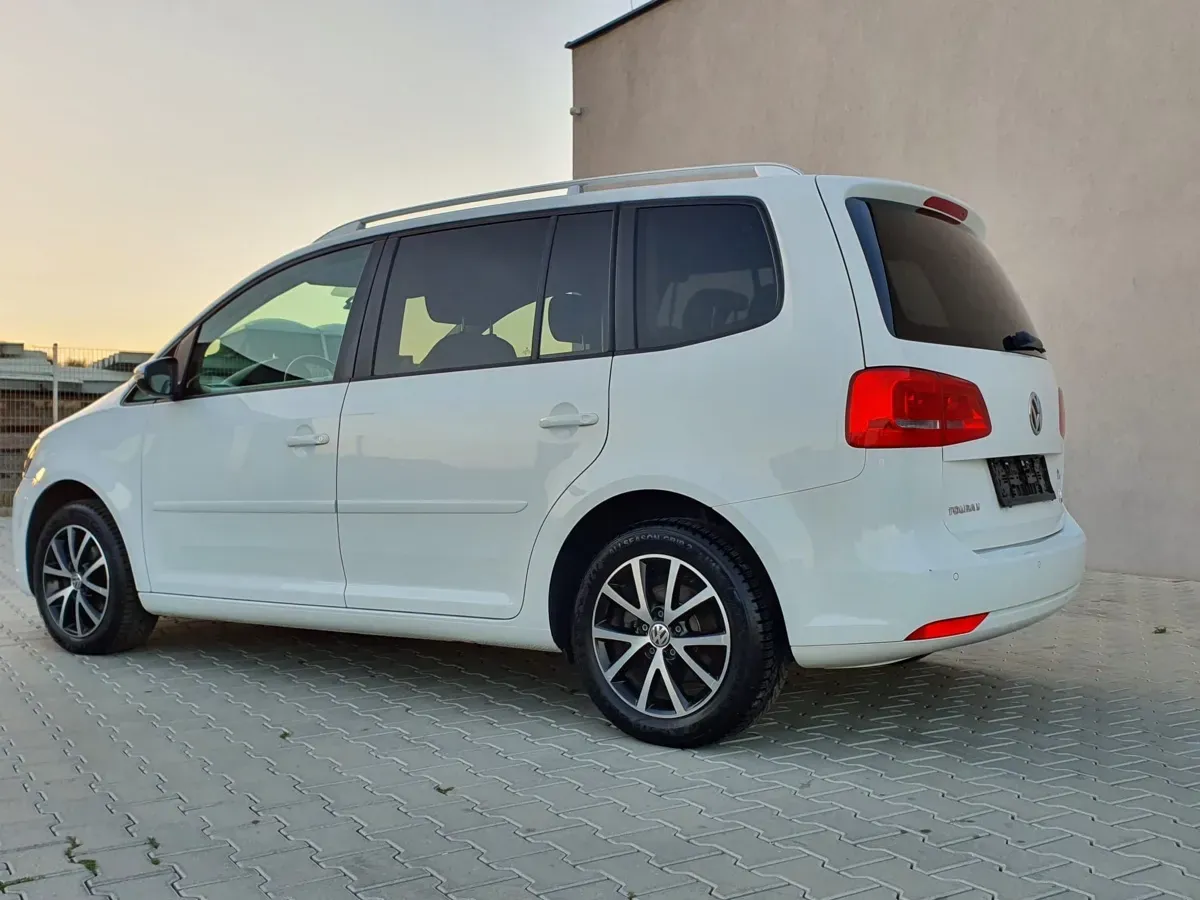 Volkswagen Touran 2014 photo 3