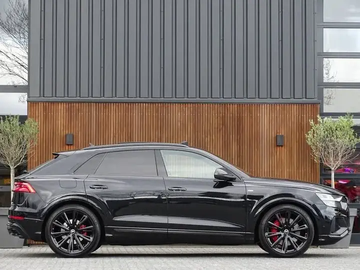 Audi Q8 2021 photo 3